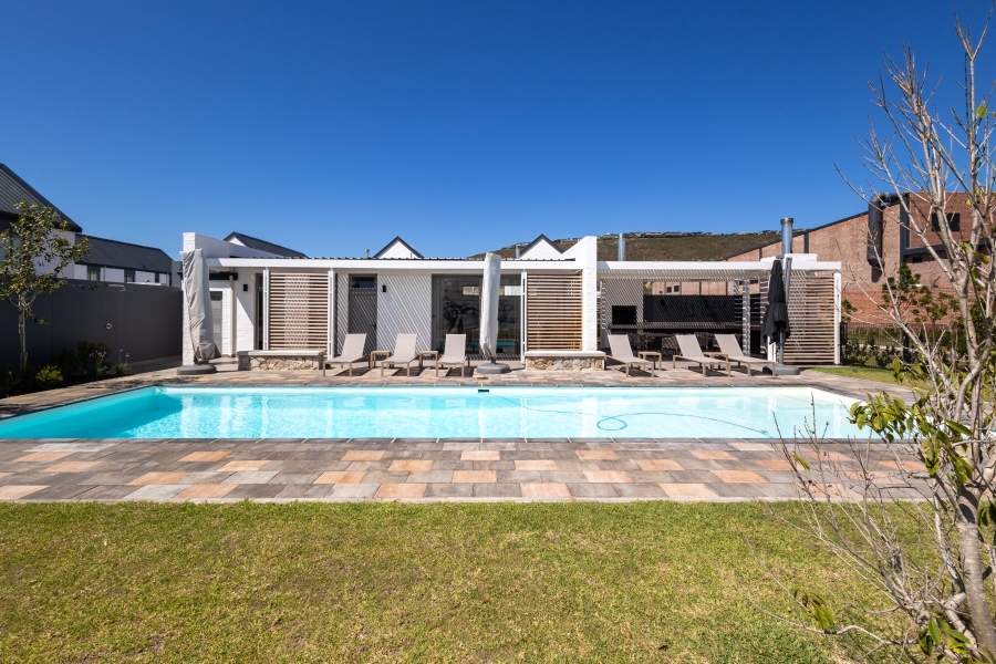 3 Bedroom Property for Sale in Whale Rock Western Cape